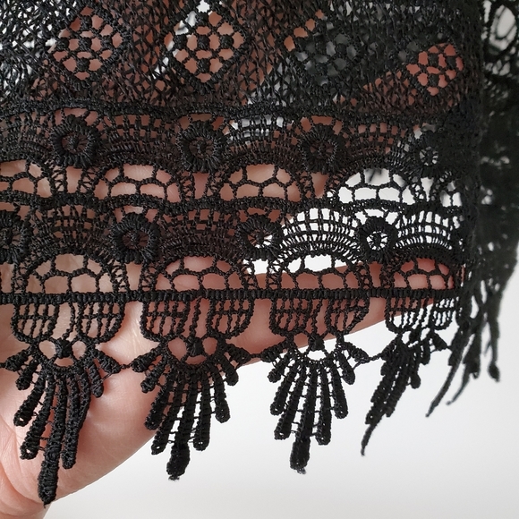 Sheer black lace tank top - Picture 5 of 6